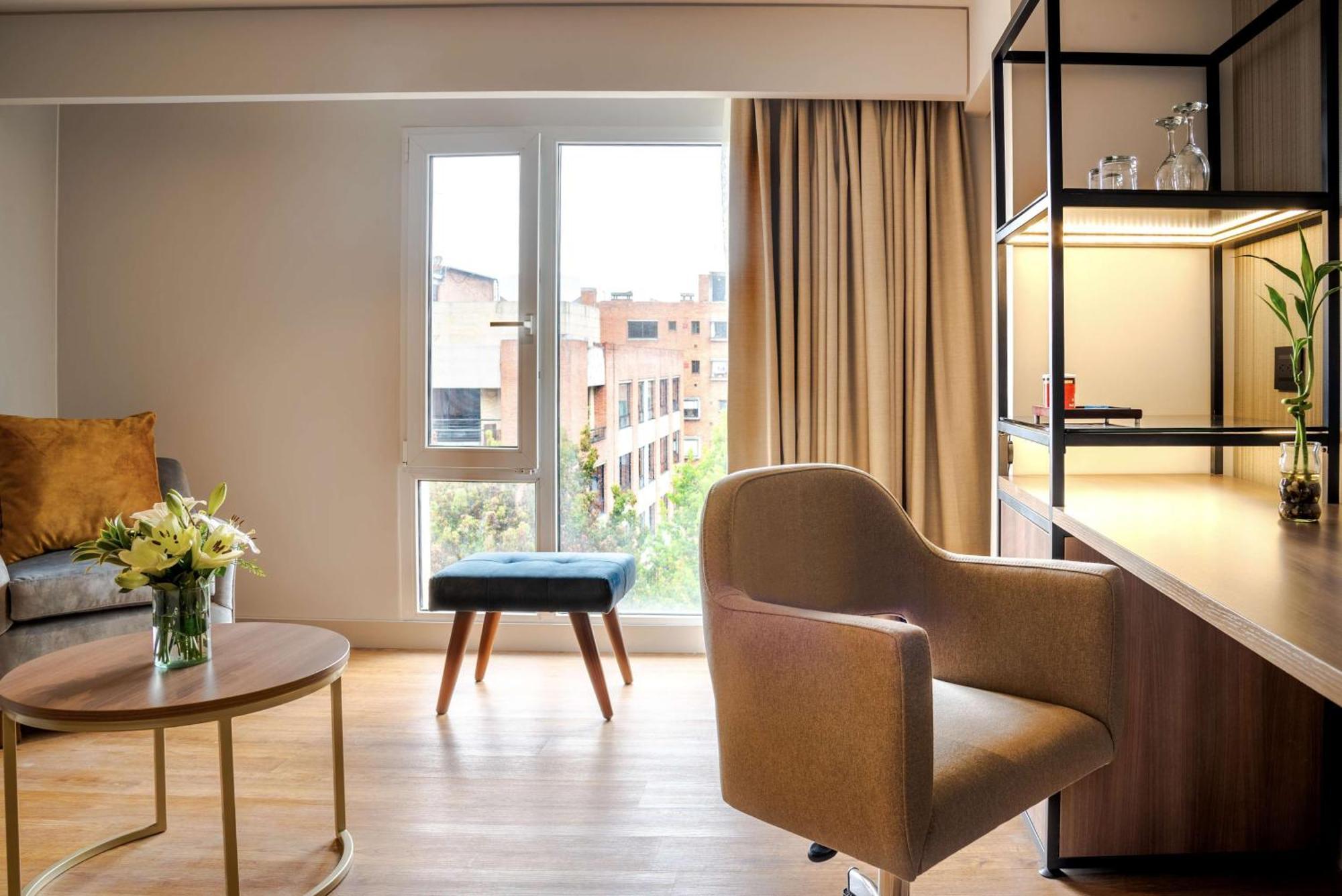 Nh Bogota Pavillon Royal Hotel Екстериор снимка
