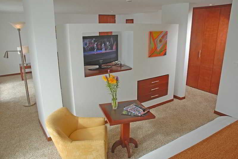 Nh Bogota Pavillon Royal Hotel Екстериор снимка