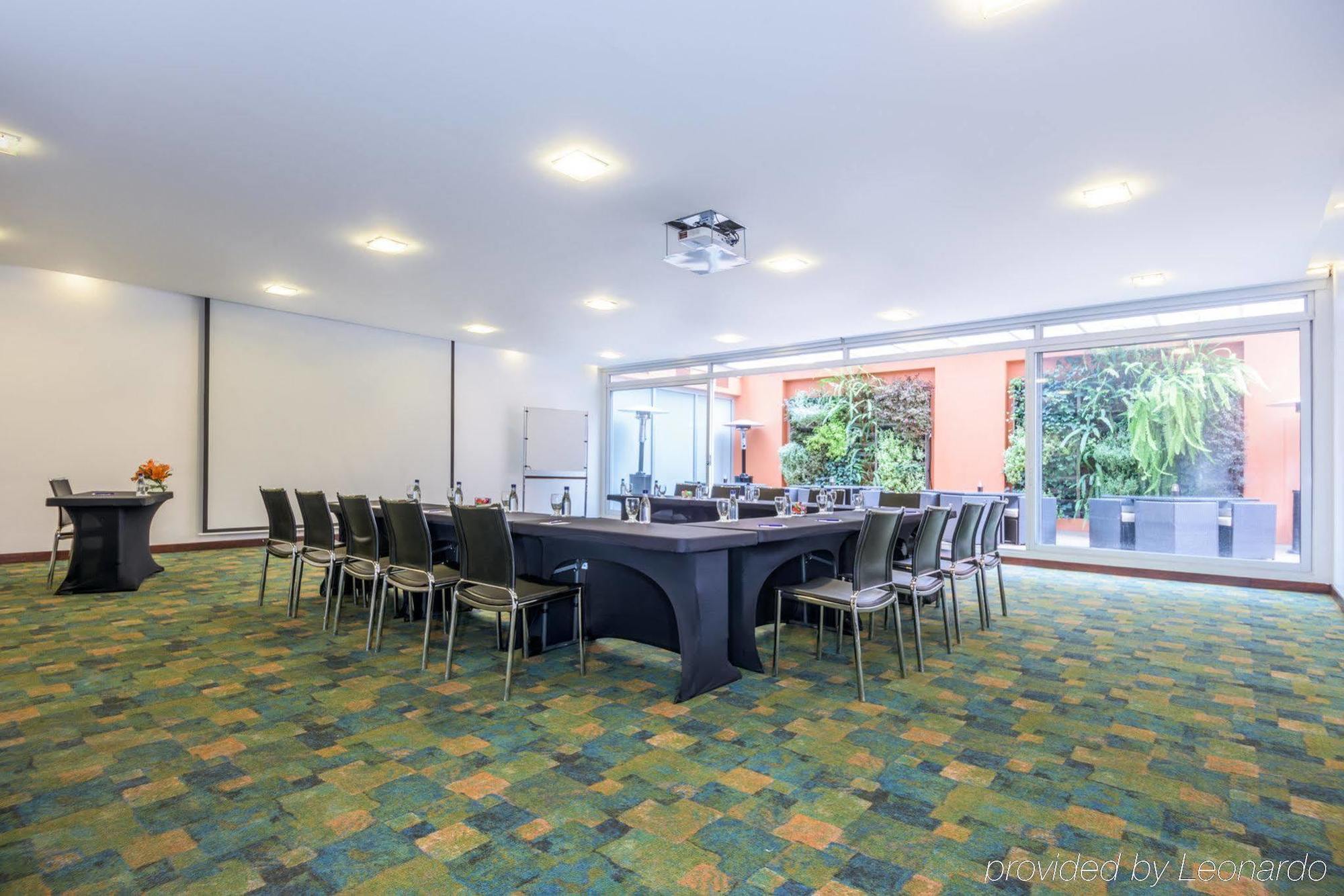 Nh Bogota Pavillon Royal Hotel Екстериор снимка