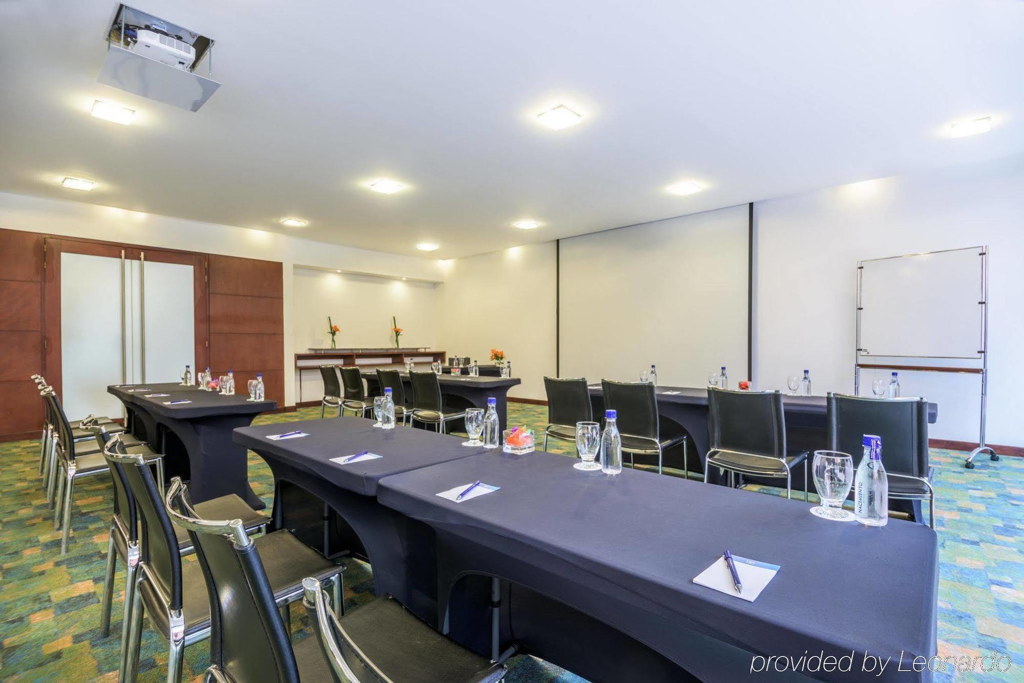 Nh Bogota Pavillon Royal Hotel Екстериор снимка